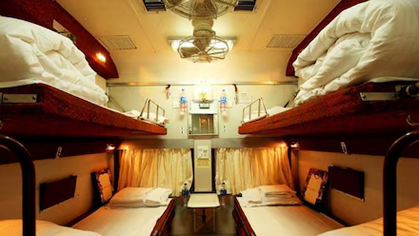 Indian railway shocked the passengers railway washes the woolen blankets once or twice in a month