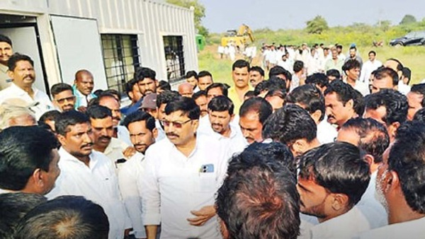 MLA Adinarayana Reddy followers attack on Adani camp office in Jammalamadugu