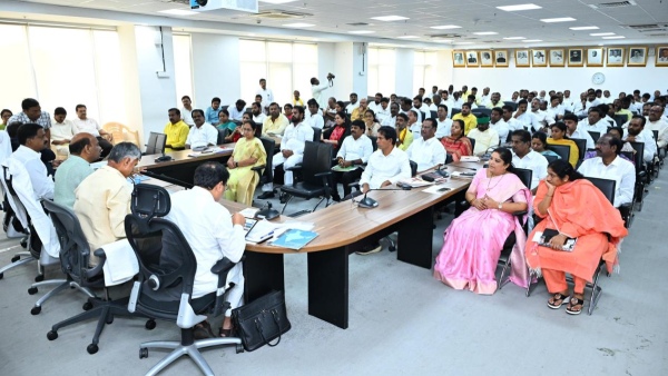 Chandrababu alerts nda mlas over using filthy language in assembly termed ysrcp s experience