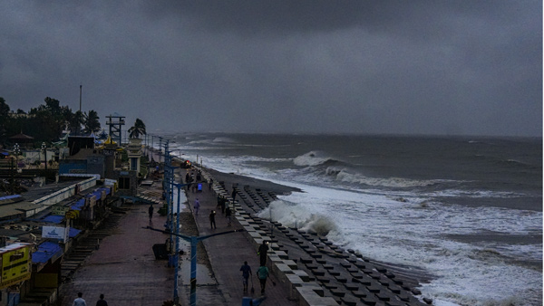 Depression over Bay of Bengal and Indian Ocean bringing very heavy rainfall in Tamil Nadu Depression over Bay of Bengal and Indian Ocean bringing very heavy rainfall in Tamil Nadu