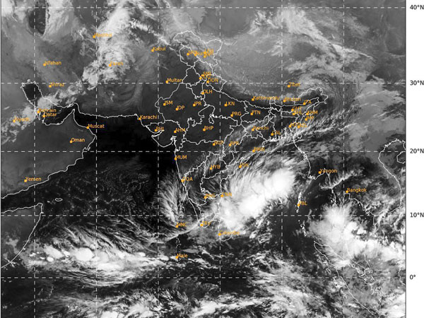 Fengal Cyclone landfall today at Karaikal and Mamallapuram close to Puducherry says IMD