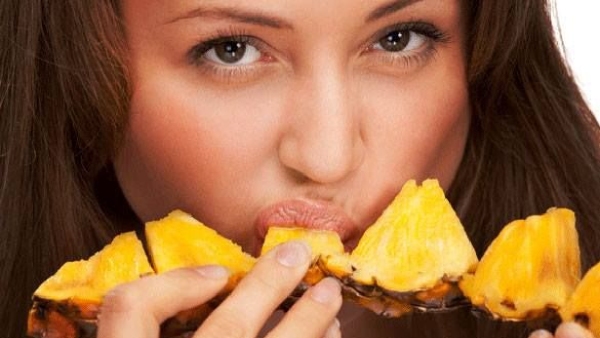 Eating pineapple in winter Know the health risks of pineapple eating in this season