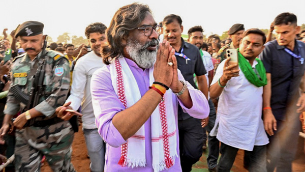 Hemant Soren is set to be sworn in as the Chief Minister of Jharkhand on November 26 Hemant Soren is set to be sworn in as the Chief Minister of Jharkhand on November 26