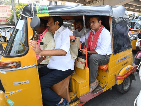 KTR travelled in auto and attended maha dharna of auto drivers and private transoprt JAC