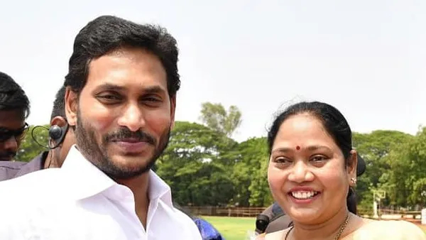 Mekathotia Suchairtha meets YS Jagan decided to quit politics