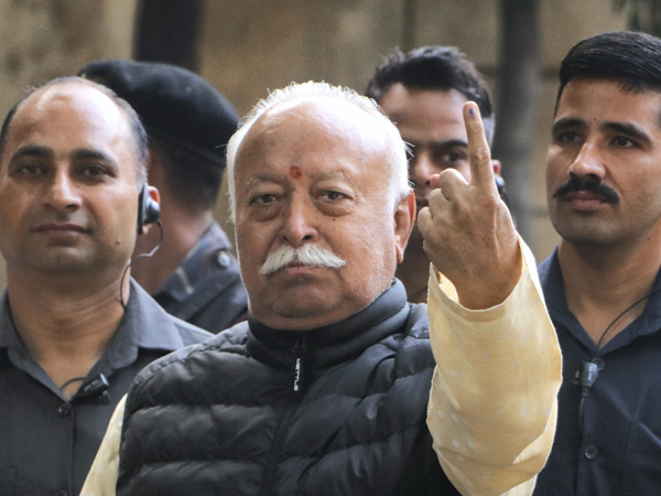 Maharashtra Governor CP Radhakrishnan and RSS Chief Mohan Bhagwat cast their votes Maharashtra Governor CP Radhakrishnan and RSS Chief Mohan Bhagwat cast their votes