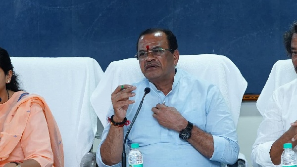 Minister komatireddy venkat reddy said about Telangana four new airports along with mamnoor airport