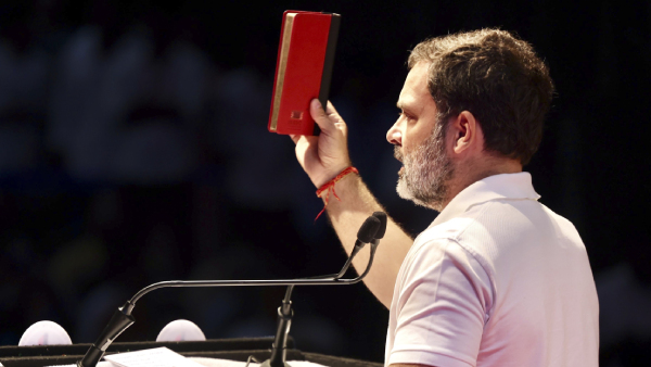 congress condemns Devendra fadnavis s red book remarks against rahul gandhi in maharastra polls congress condemns Devendra fadnavis s red book remarks against rahul gandhi in maharastra polls