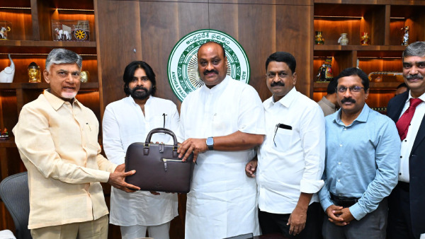 Ap Minister Atchannaidu announced that Rs 20 000 will be deposited in farmers accounts very soon under the Annadata Sukhibhav scheme Ap Minister Atchannaidu announced that Rs 20 000 will be deposited in farmers accounts very soon under the Annadata Sukhibhav scheme