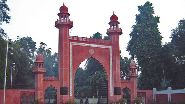 Aligarh Muslim University minority status to be decided by a Supreme Court regular bench