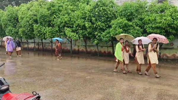 heavy rains in Andhra Pradesh ahead of cylone fengal landfall today heavy rains in Andhra Pradesh ahead of cylone fengal landfall today