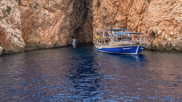 Boat accident in Nigeria Over 100 people missing