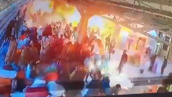 CCTV footage shows the moment bomb blast took place at Quetta Railway Station CCTV footage shows the moment bomb blast took place at Quetta Railway Station