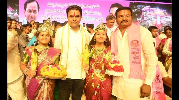 KTR lashes out at Congress government for changing the form of Telangana Thalli
