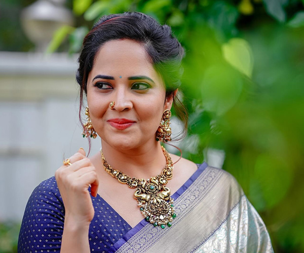 RTD officials closed main gate in Mydukuru due to Anchor Anasuya shop inauguration