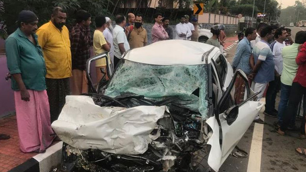 4 persons were killed after their car collided with a bus carrying Sabarimala pilgrims in Kerala