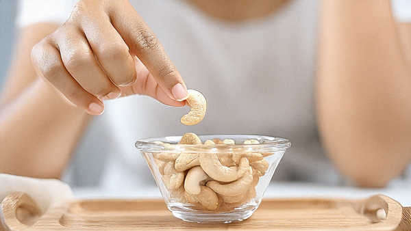 Amazing Health benefits of eating cashews on an empty stomach