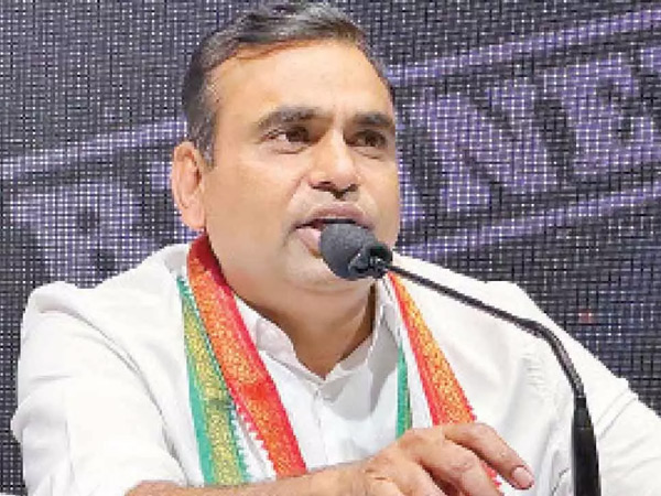 congress mp chamala kiran kumar reddy slams allu arjun for lies on Sandhya theatre incident