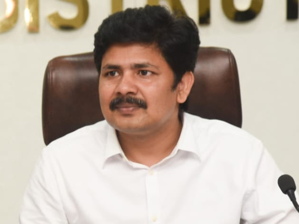 YSRCP MP Gurumoothy proposes holding Parliament sessions in south India see details
