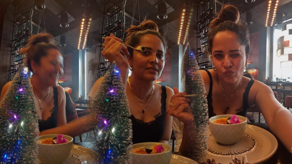 Anasuya partying with friends