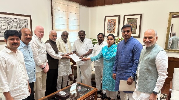 Vishakapatnam Steel Plant privatisation YSRCP MPs met Kumaraswamy urged him to reconsider plan