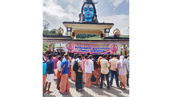 A Sabarimala pilgrim died at Nilakkal