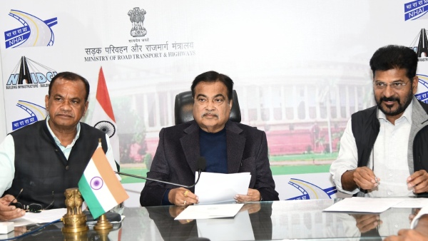 CM Revanth Reddy and a group of ministers met several Union Ministers in Delhi CM Revanth Reddy and a group of ministers met several Union Ministers in Delhi