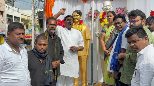 ysrcp leader Pothina Mahesh shocking remarks on vangaveeti radha question silence on kapu issues