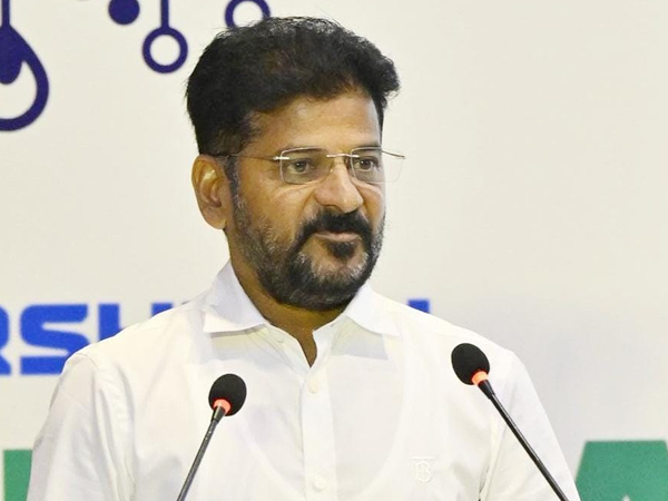 Good news Revanth reddy govt ready to loan waive for handloom workers Good news Revanth reddy govt ready to loan waive for handloom workers