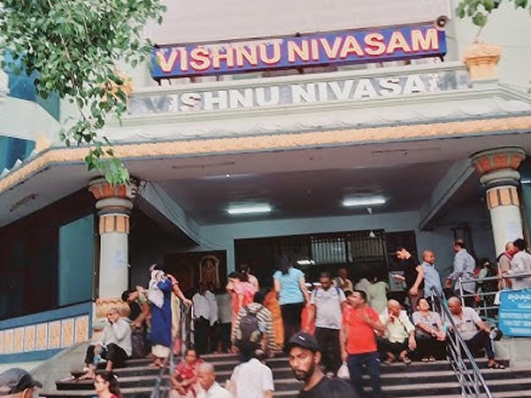 Vaikunta Ekadashi 2025 TTD AEO Venkaiah Chowdary held a review meeting