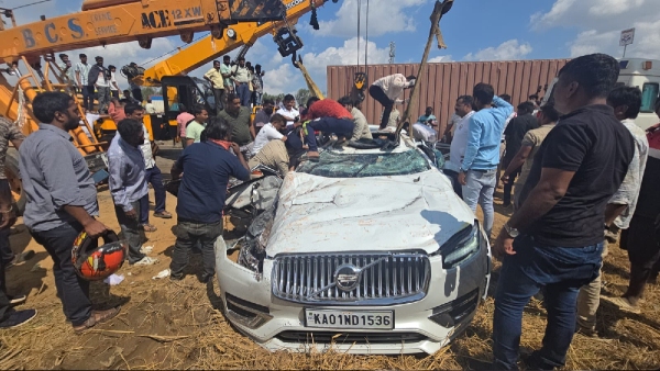 6 persons including 2 children of family travelling in an SUV died in accident in Bengaluru