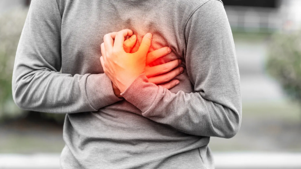 Heart warns before heart attack alert with these cardiac arrest symptoms