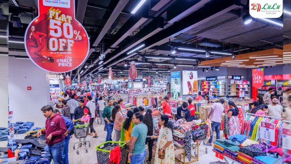 Lulu Mall Hyderabad begins Lulu on sale-flat 50 off on over 200 brands