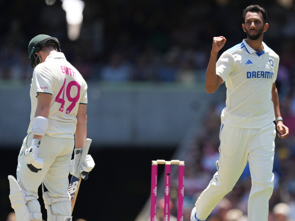 indian bowlers restrict Australia to 181 in first innings of Sydney test indian bowlers restrict Australia to 181 in first innings of Sydney test