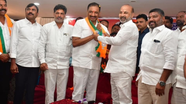 Karimnagar Mayor Sunil Rao joins BJP Warning to BRS leaders