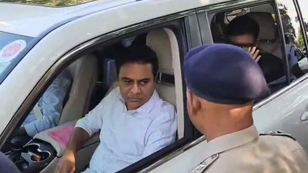 after hc verdict on ktr plea Telangana acb start raids in Hyderabad Andhra in formura e-car case