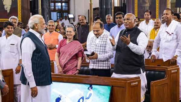 PM Modi Slams Congress Over Sonia Gandhi s Poor Lady Remark on President Murmu