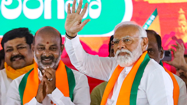 The Center is pouring lakhs of crores of funds and huge railway and NH projects into Telangana The Center is pouring lakhs of crores of funds and huge railway and NH projects into Telangana