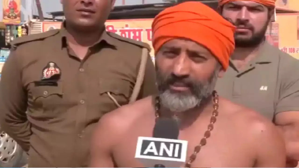 Devotees Thrilled by Baahubali Baba Pehalwan Baba and Treatment Baba at Prayag Raj
