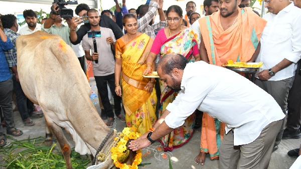 AP Minister Satyakumar narrowly misses an accident