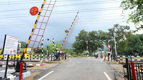 centre to remove 390 railway gates in Andhra Pradesh by 2027