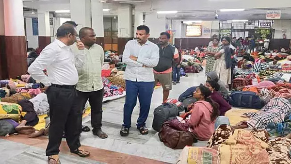 TTD EO Syamala Rao conducted surprise inspections at SVIMS and Vishnu Nivasam
