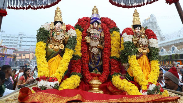 Vaikunta Ekadasi 2025 Tirumala temple experiences a surge in footfall