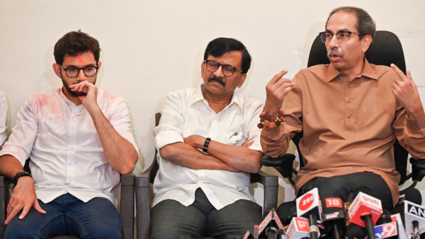 MVA alliance in tatters Uddhav Thackeray s Shiv Sena party ready to fight alone in municipal polls MVA alliance in tatters Uddhav Thackeray s Shiv Sena party ready to fight alone in municipal polls