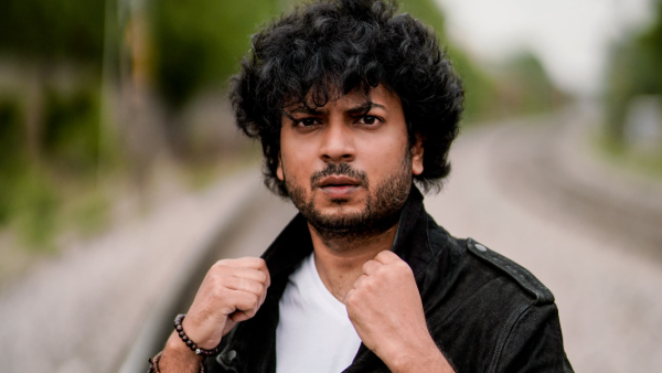 Rag Mayur is the only actor who played a villain and a hero in one day