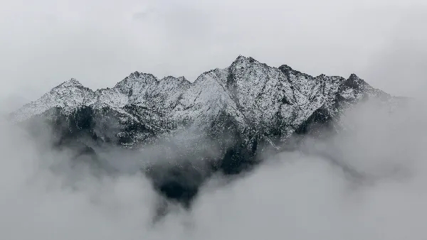 Survival Against All Odds Chinese Hiker Lives on Toothpaste for 10 Days in the Mountains Survival Against All Odds Chinese Hiker Lives on Toothpaste for 10 Days in the Mountains