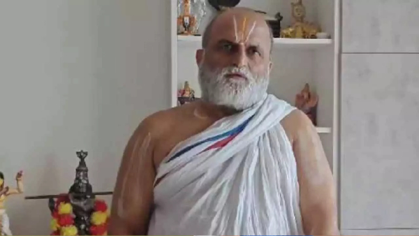 Attack on Chilakuru Balaji Temple Preist Rangarajan police regisetered case