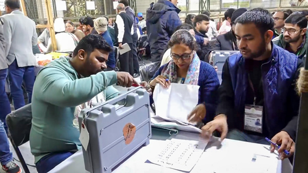 Delhi Assembly Election 2025 Results Top leaders trailing in these key seats as per early trends Delhi Assembly Election 2025 Results Top leaders trailing in these key seats as per early trends