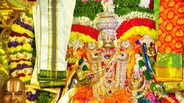The grand ceremony during the annual Brahmotsavam at Yadagirigutta this is the speciality The grand ceremony during the annual Brahmotsavam at Yadagirigutta this is the speciality