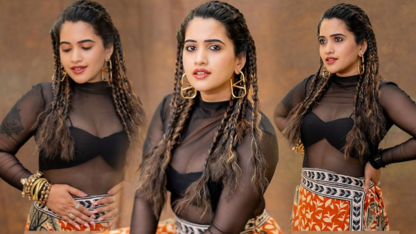 Sravanthi Chokkarapu shares innerwear photos